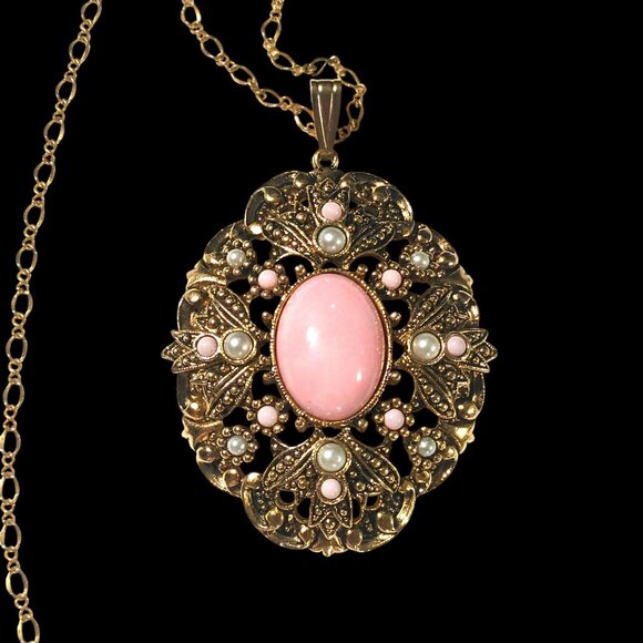 Avon Jewelry - Avon Vintage Gold Tone Pendant Necklace  Pink  Faux Pearl Accents Oval Design